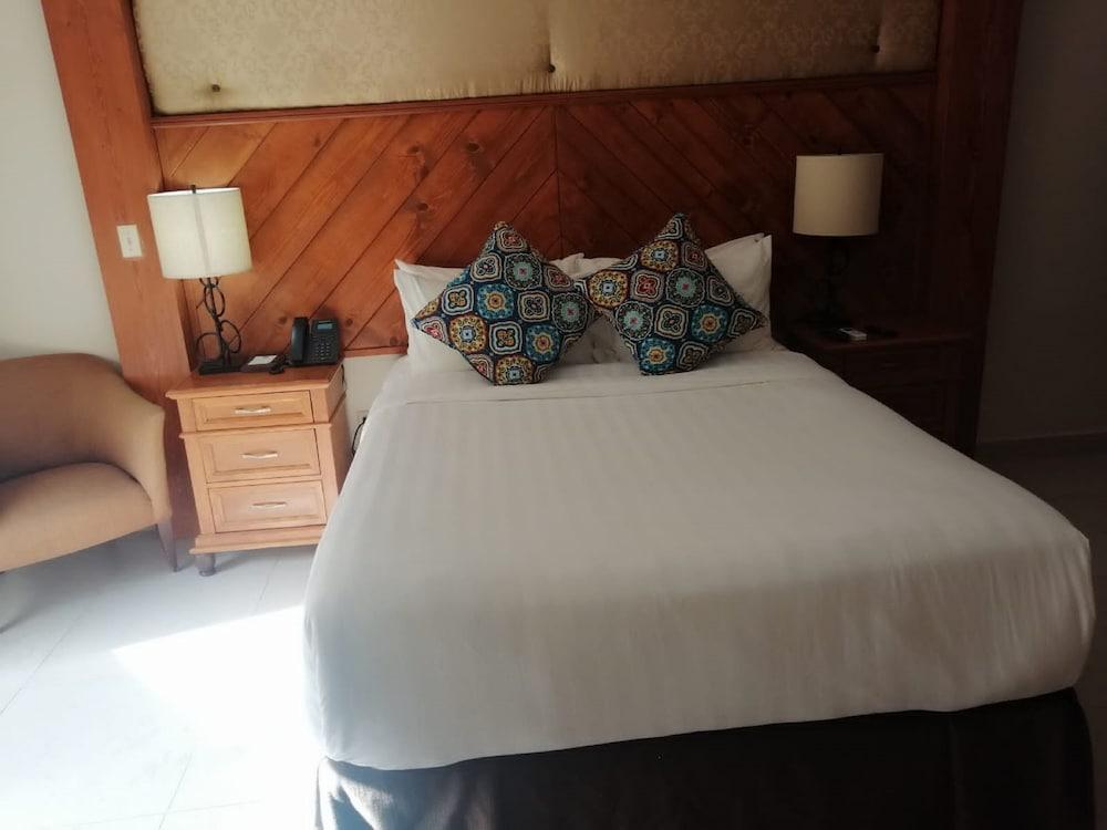 Hotel Boutique Rancho เตกาเต ภายนอก รูปภาพ